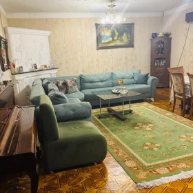 In Baku 110.0 m² apartment is for sale - Image 2