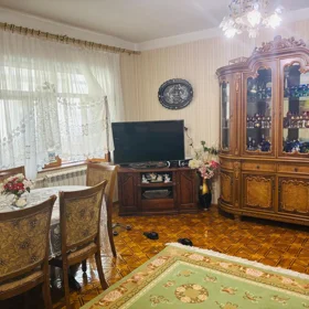 In Baku 110.0 m² apartment is for sale - Image 3