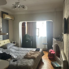 In Baku 110.0 m² apartment is for sale - Image 8