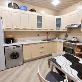 In Baku 110.0 m² apartment is for rent - Image 4