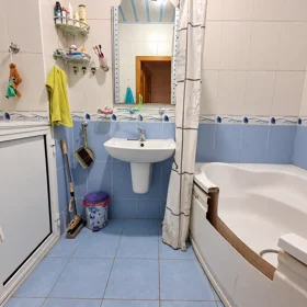 In Baku 110.0 m² apartment is for rent - Image 6