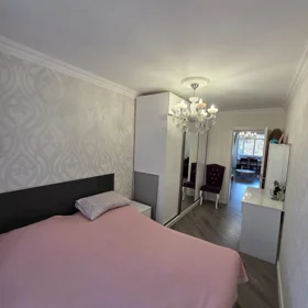 In Baku 70.0 m² apartment is for sale - Image 2
