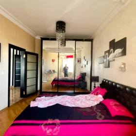 In Baku 70.0 m² apartment is for sale - Image 2