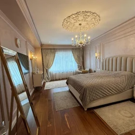 In Baku 211.0 m² apartment is for sale - Image 5