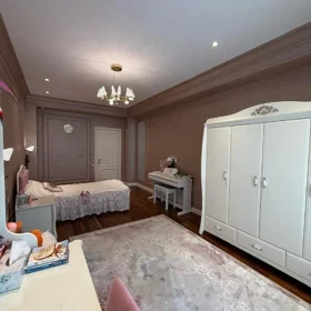 In Baku 211.0 m² apartment is for sale - Image 7