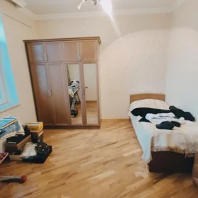 In Baku 130.0 m² apartment is for rent - Image 5