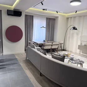 In Baku 131.0 m² apartment is for sale - Image 9