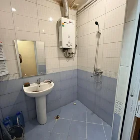 In Baku 50.0 m² apartment is for rent - Image 2