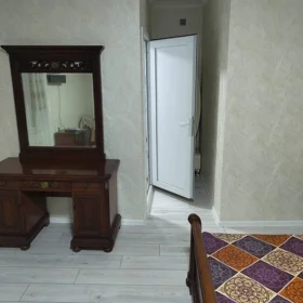 In nan 100.0 m² house with 3.0 rooms is for rent - Image 10