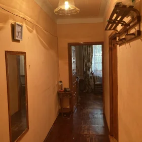 In Binəqədi rayonu 65.0 m² apartment is for sale - Image 2