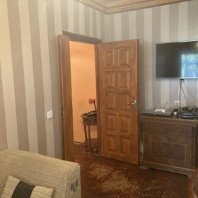 In Binəqədi rayonu 65.0 m² apartment is for sale - Image 9