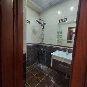 In Baku 75.0 m² apartment is for rent - Image 9