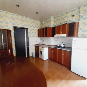 In Baku 80.0 m² apartment is for rent - Image 4