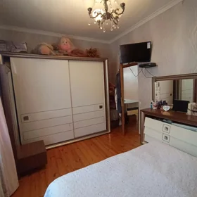 In Suraxanı rayonu 110.0 m² house with 4.0 rooms is for sale - Image 2