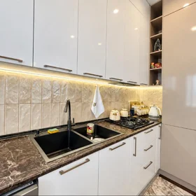 In Suraxanı rayonu 99.0 m² apartment is for sale - Image 2