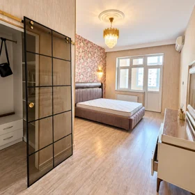 In Baku 110.0 m² apartment is for sale - Image 7