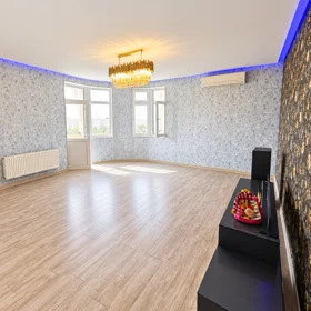 In Baku 110.0 m² apartment is for sale - Image 8