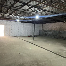 In Binəqədi rayonu 600.0 m² commercial is for sale - Image 4