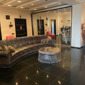 In Baku 540.0 m² apartment is for sale - Image 2
