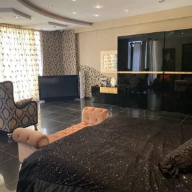 In Baku 540.0 m² apartment is for sale - Image 7