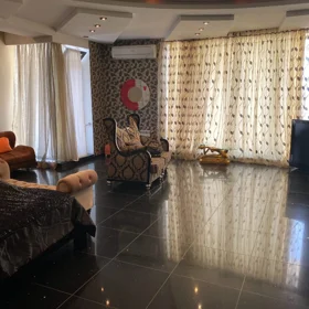 In Baku 540.0 m² apartment is for sale - Image 10