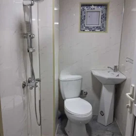 In Baku 45.0 m² house with 2.0 rooms is for sale - Image 2