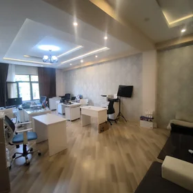 In Binəqədi rayonu 160.0 m² office is for rent - Image 5
