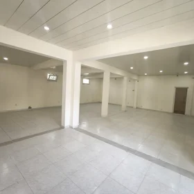 In Binəqədi rayonu 110.0 m² commercial is for rent - Image 3