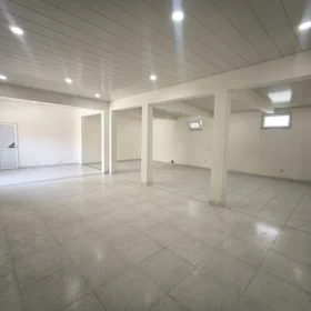 In Binəqədi rayonu 110.0 m² commercial is for rent - Image 4