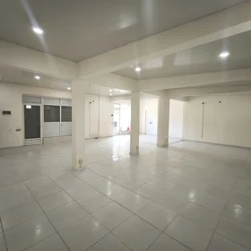 In Binəqədi rayonu 110.0 m² commercial is for rent - Image 5