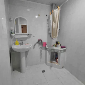 In Baku 74.0 m² apartment is for rent - Image 8