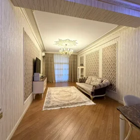 In Baku 178.0 m² apartment is for sale - Image 3