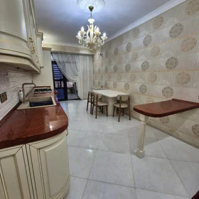In Baku 114.0 m² apartment is for rent - Image 2