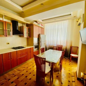 In Baku 160.0 m² apartment is for rent - Image 9