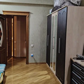 In Baku 90.0 m² apartment is for sale - Image 3