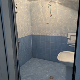 In Baku 70.0 m² apartment is for sale - Image 4
