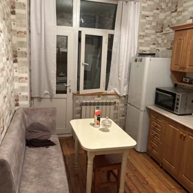 In Baku 70.0 m² apartment is for sale - Image 8