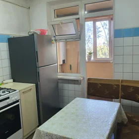 In Baku 70.0 m² apartment is for sale - Image 2