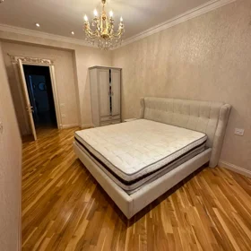 In Baku 183.0 m² apartment is for rent - Image 3