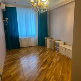 In Baku 183.0 m² apartment is for rent - Image 4