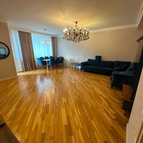 In Baku 183.0 m² apartment is for rent - Image 5