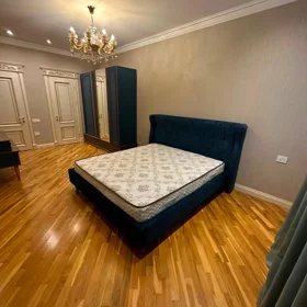In Baku 183.0 m² apartment is for rent - Image 8
