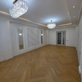 In Baku 125.0 m² apartment is for sale - Image 4