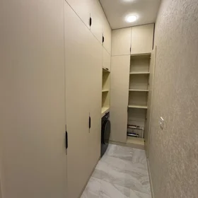 In Baku 185.0 m² apartment is for sale - Image 8