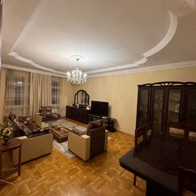 In Baku 140.0 m² apartment is for rent - Image 3
