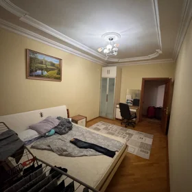 In Baku 140.0 m² apartment is for rent - Image 6