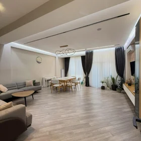 In Baku 183.0 m² apartment is for rent - Image 3