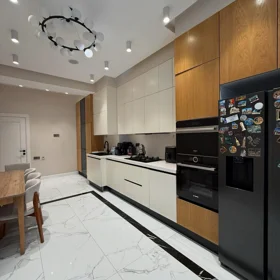 In Baku 183.0 m² apartment is for rent - Image 5