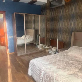 In Baku 200.0 m² apartment is for rent - Image 7