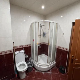 In Baku 145.0 m² apartment is for rent - Image 7